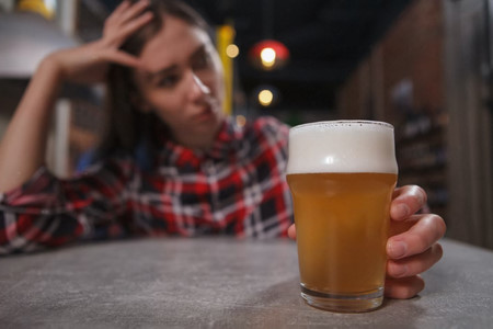проблема пивного алкоголизма и симптомы его стадий 