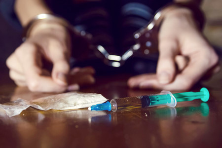 признаки привыкания к наркотикам и как с ним бороться 